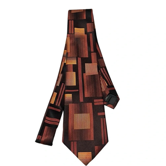 Croft & Barrow 100% Silk tie is excellent condition. Approx. 57” Long. - Picture 2 of 4